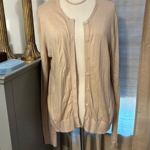Soft and comfortable cardigan